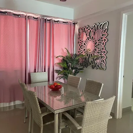 Golden Breezze Inn Apartamento